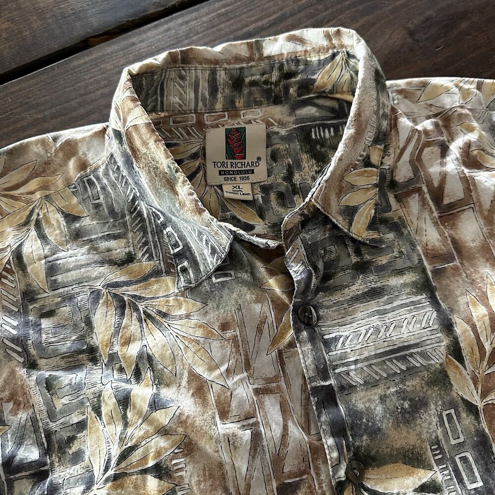 Tori Richard Shirt Mens XL Multicolor Hawaiian Aloha Short Sleeve Button Front